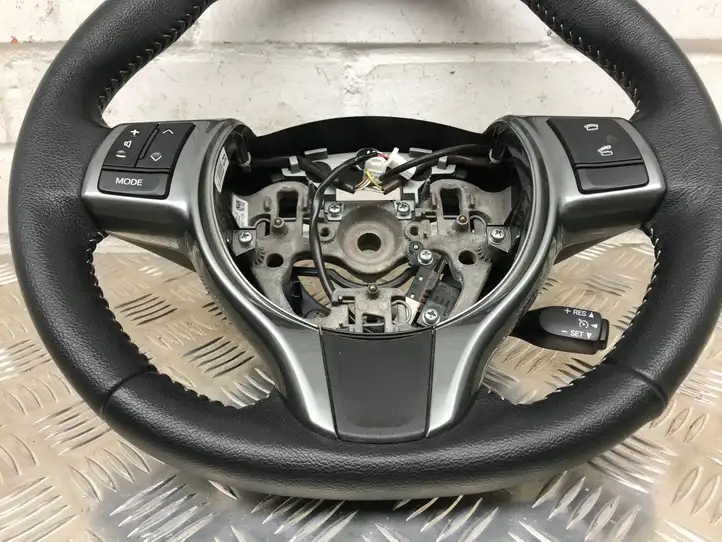 Toyota Yaris (2014 - 2019) 451000D Руль — фото 3