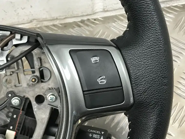 Toyota Yaris (2014 - 2019) 451000D Руль — фото 9