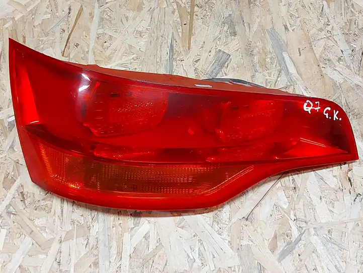 Audi Q7 4L (2005 - 2009) 4L0945093 Задний фонарь в крышке багажника — фото 1
