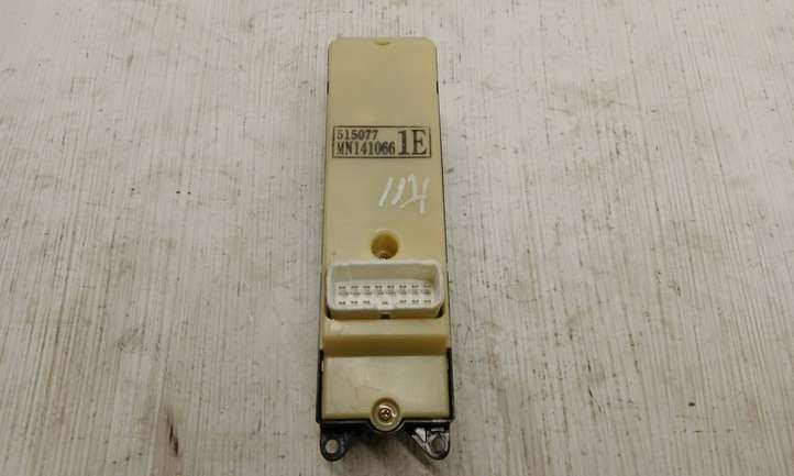 Mitsubishi Grandis (2003 - 2012)  MN141066 Кнопка стеклоподъемников