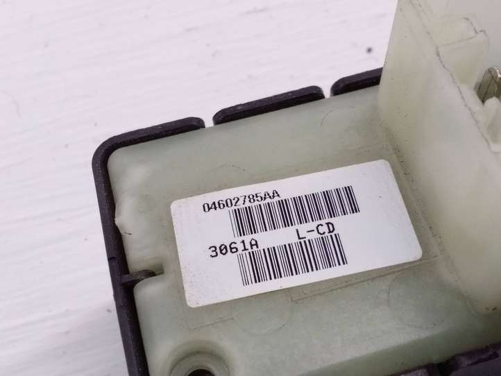 Dodge Caliber (2006 - 2012)  04602785AA Кнопка стеклоподъемников