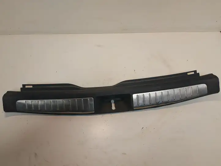 Toyota Avensis T250 (2003 - 2006) 5838705090 Отделка порога багажника — фото 2