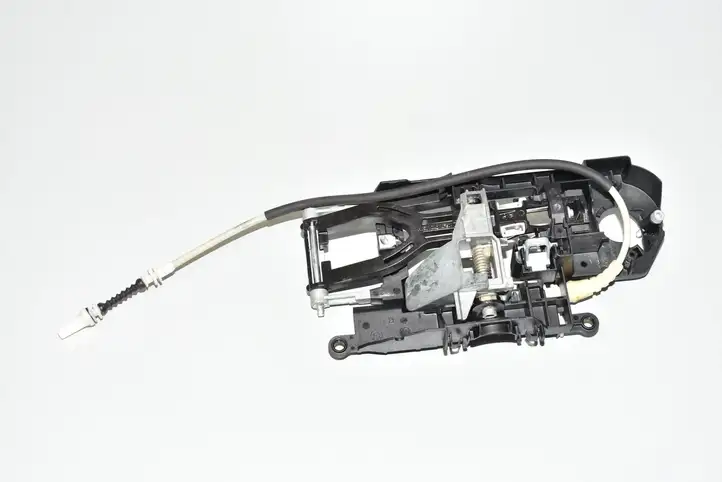 BMW M6 F06/F12/F13 (2012 - 2018) 7187228 Крепление наружной ручки передней двери — фото 3
