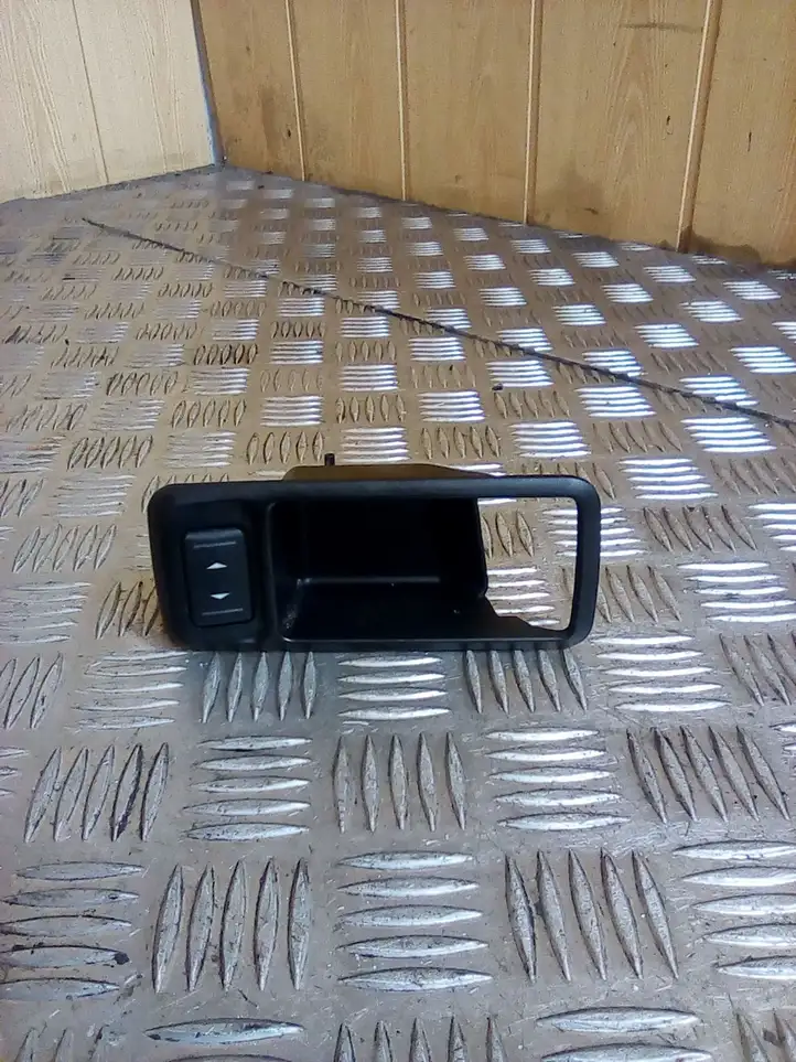 Ford Focus (2005 - 2008) 3M51226A37ADW Кнопка стеклоподъемников — фото 1