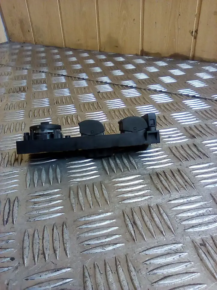 Ford Focus (2005 - 2008) 3M5T14A132AF Кнопка стеклоподъемников — фото 2