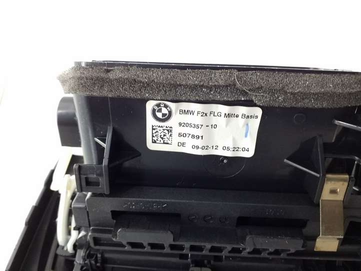 BMW 1 F20 F21 (2011 - 2019)  920535710 Центральный дефлектор