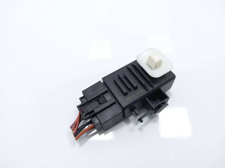 Volkswagen Polo (2009 - 2015)  6R0959772A Другое реле