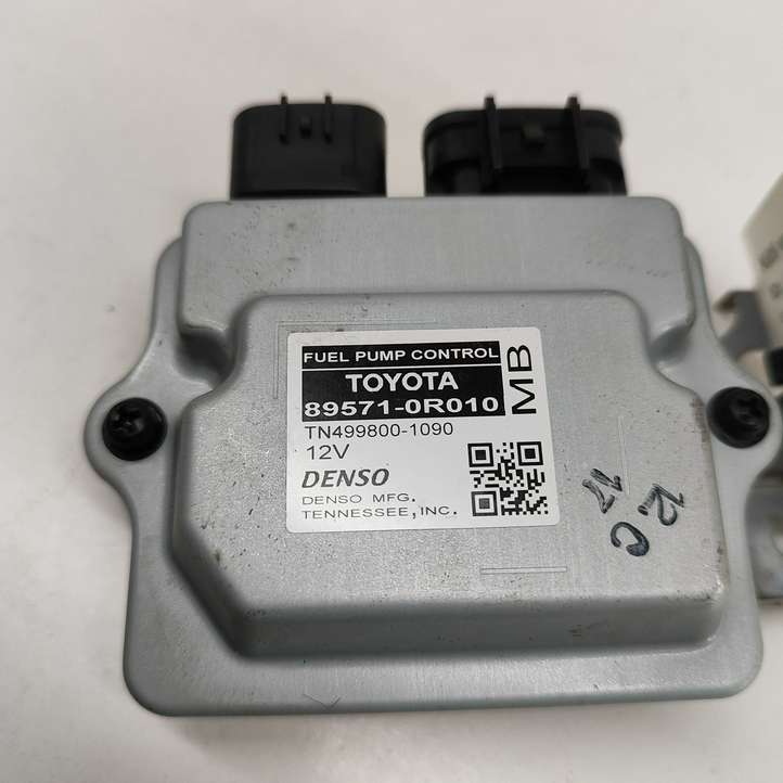 Toyota Sienna XL40 IV (2021 - )  895710R010 Блок управления топливного насоса