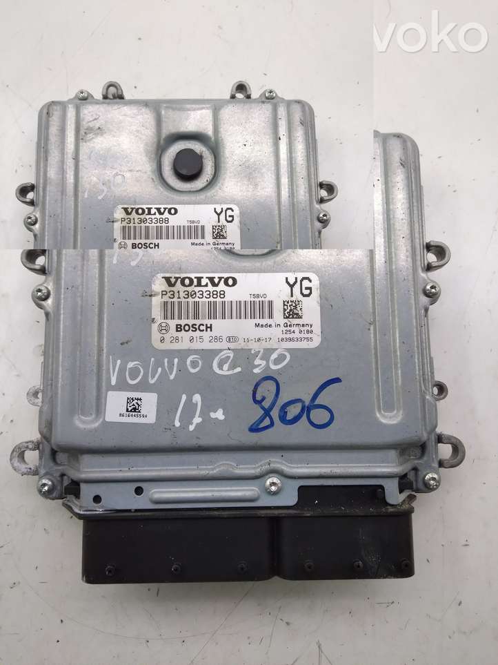 Volvo C30 (2010 - 2013)  P31303388 Блок управления двигателя