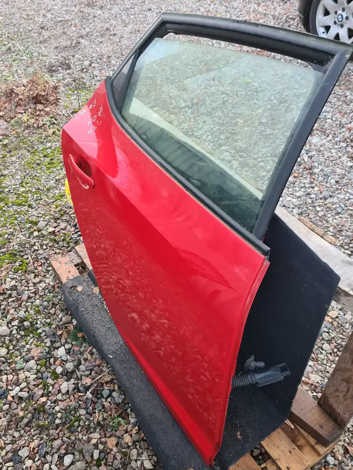 Seat Ibiza IV (6J,6P) (2008 - 2017) Задняя дверь — фото 3