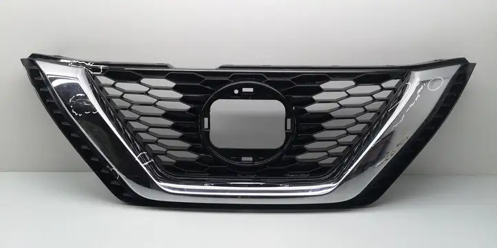 Nissan Qashqai (2013 - 2017) 62257HV10A Верхняя решетка радиатора — фото 1
