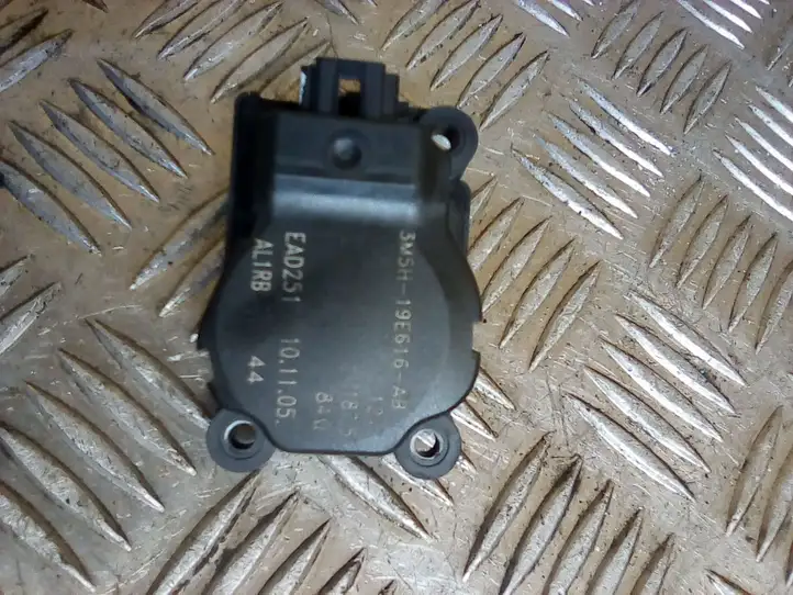 Ford Focus (2005 - 2008) 3M5H19E616AB Двигатель задвижки потока воздуха — фото 1