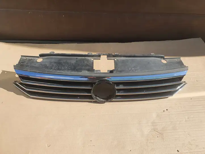 Volkswagen PASSAT B8 (2015 - ) 3G0853653 Верхняя решетка радиатора — фото 1