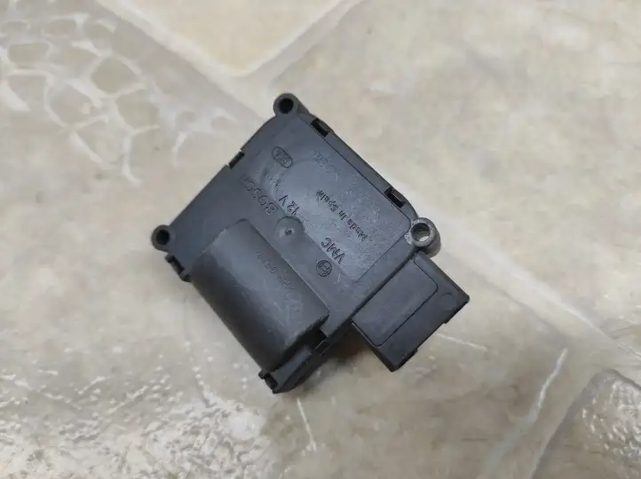 Audi Q7 4L (2005 - 2009) 0132801319 Двигатель задвижки потока воздуха — фото 1