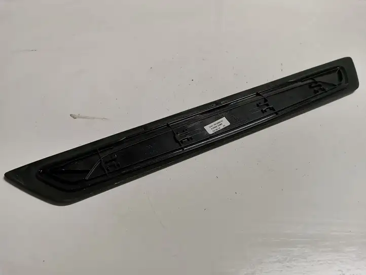 BMW 3 F30 F35 F31 (2012 - 2018) 7610460 Наружная отделка переднего порога — фото 2