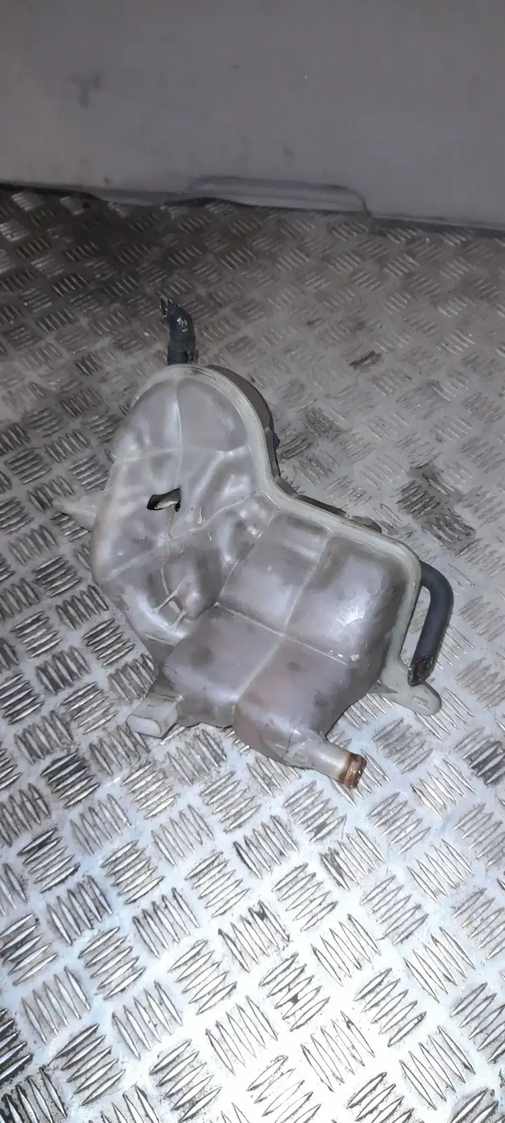 Audi A6 S6 C6 4F (2004 - 2008) 4F0121403 Расширительный бачок — фото 2