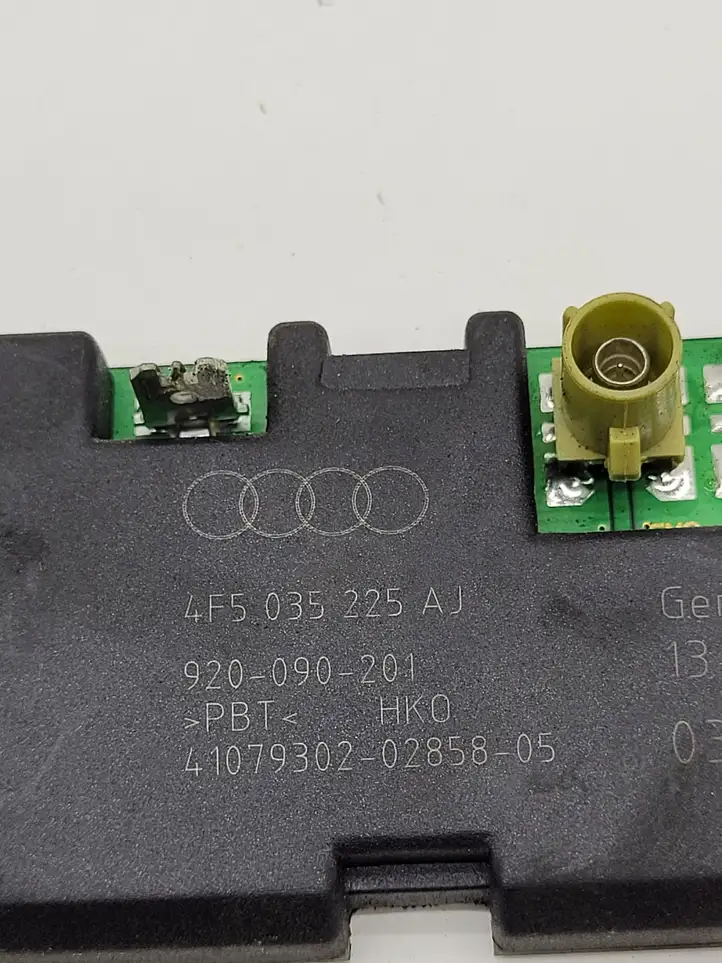 Audi A6 S6 C6 4F (2008 - 2011) 4F5035225AJ Усилитель антенны — фото 2