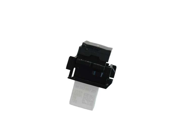 Citroen C4 (2016 - )  98342657ZD Кнопка крюка в багажнике