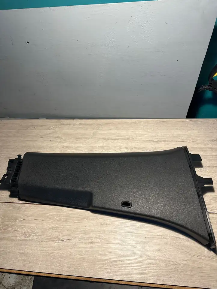 Volkswagen Sharan (2010 - 2015) 7N0867292A Нижняя обшивка стойки B — фото 1