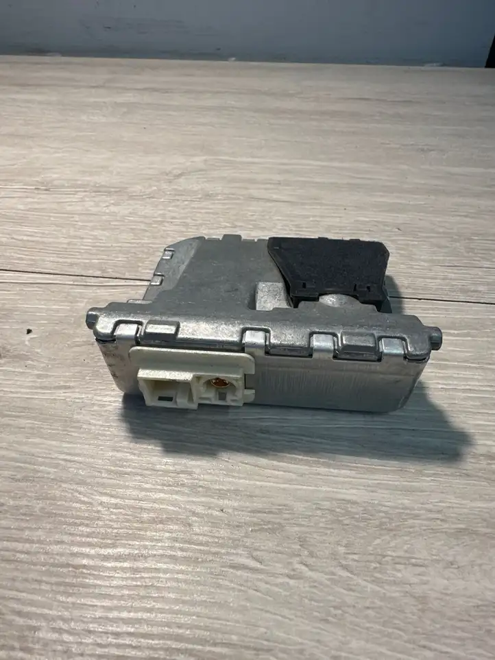 Mercedes-Benz SL R231 (2012 - 2019) A0009057402 Камера в лобовом стекле — фото 3