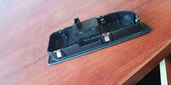 BMW 3 E90 E91 (2005 - 2012) 6935534 Кнопка стеклоподъемников — фото 1