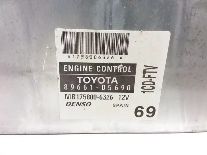 Toyota Avensis T250 (2003 - 2006) 8966105690 Блок управления двигателем (ЭБУ) — фото 4