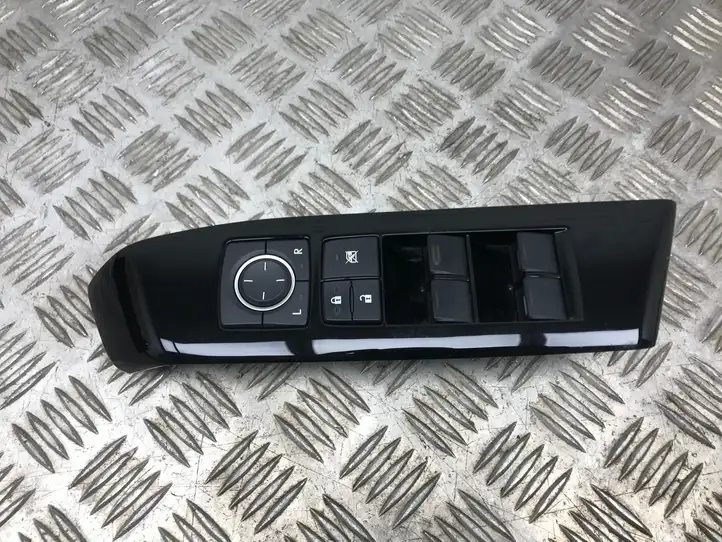 Lexus GS250 300 350 300h 450h (2011 - 2015) 8404030240 Блок кнопок стеклоподъемников — фото 1