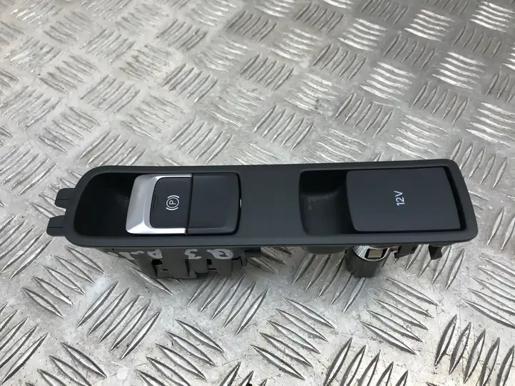 Audi Q3 8U (2011 - 2014) 8U1863349 Кнопка ручного тормоза — фото 6