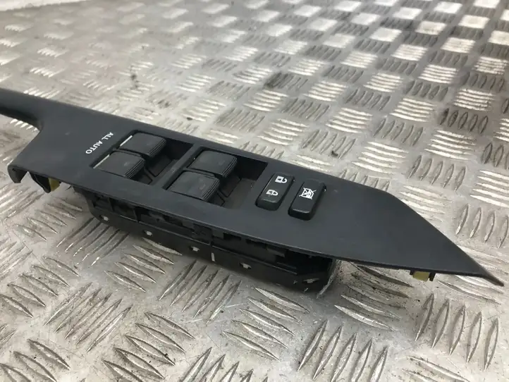 Lexus CT 200H (2010 - 2013) 7423176020 Кнопка стеклоподъемников — фото 3