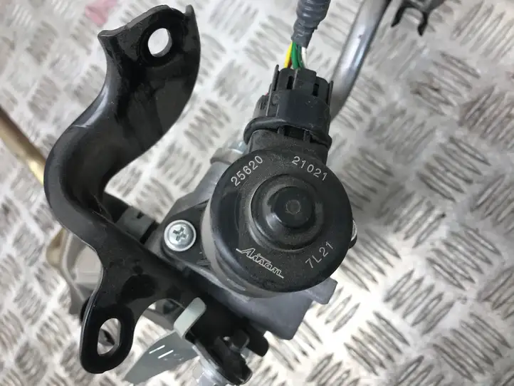 Toyota Yaris (2014 - 2019) 2205000020 Охладитель клапана EGR — фото 2