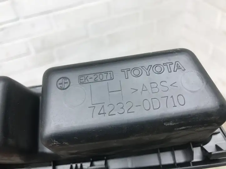 Toyota Yaris (2014 - 2019) 742320D710 Блок кнопок стеклоподъемников — фото 3