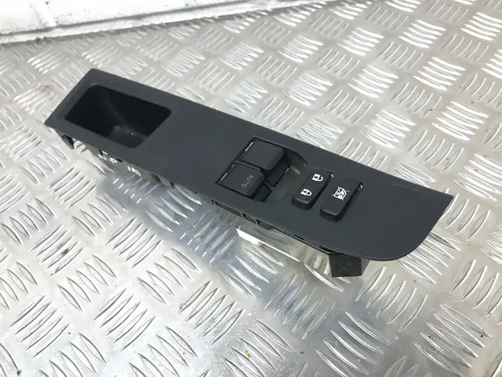 Toyota Yaris (2014 - 2019) 742310D730 Блок кнопок стеклоподъемников — фото 1