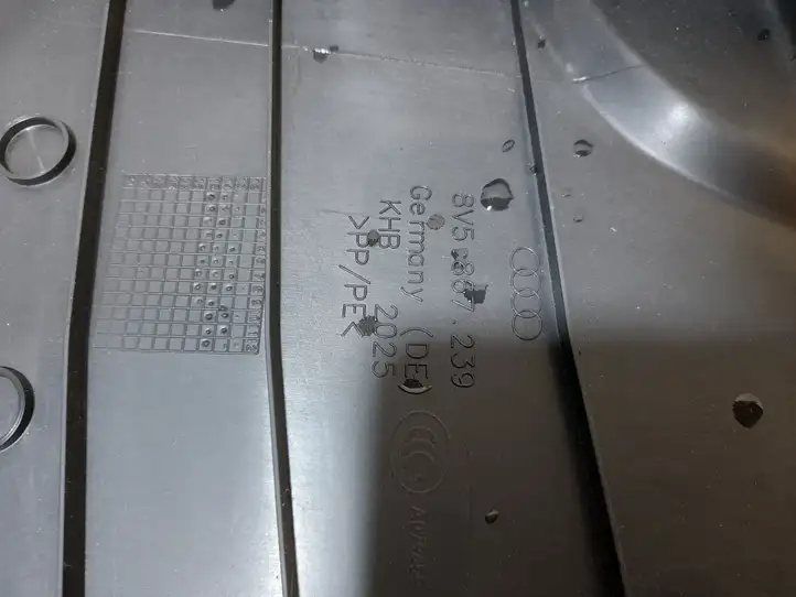 Audi A3/S3 8V (2012 - 2016) 8V5867239 Нижняя обшивка стойки B — фото 2
