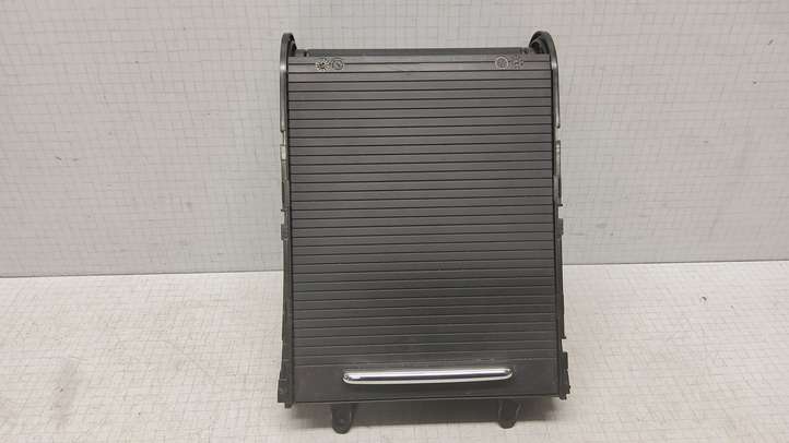 Volkswagen PASSAT B6 (2005 - 2010)  3C0858329A Держатель чашки