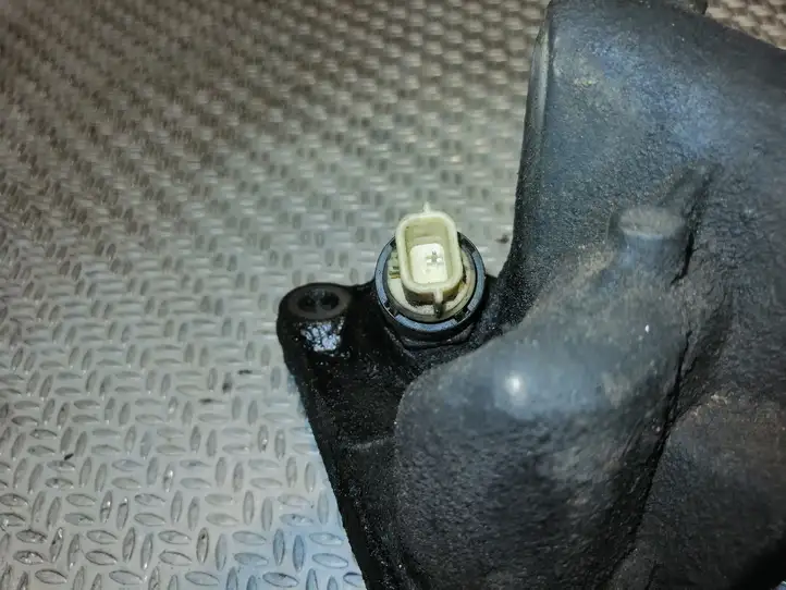 Renault Master III (2010 - ) 8201005241 Кронштейн масляного фильтра — фото 4