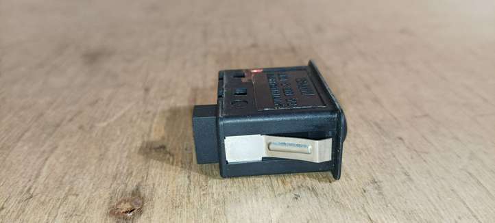 Mini One Cooper R50-53 (2000 - 2012)  61316909518 Кнопка сброса давления в шинах