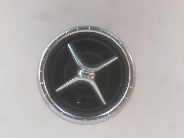 Mercedes-Benz CLA C117,X117,W117 (2013 - 2019) A1178300354 Центральный воздушный дефлектор — фото 1