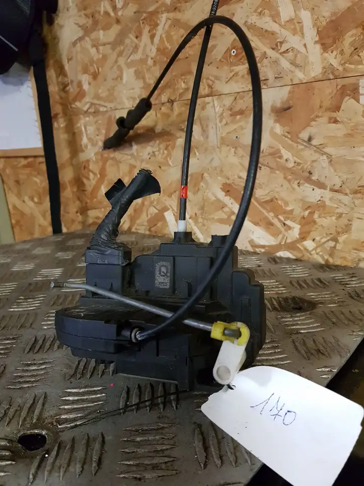 Nissan Note (E11) (2006 - 2014) Замок передней двери — фото 3
