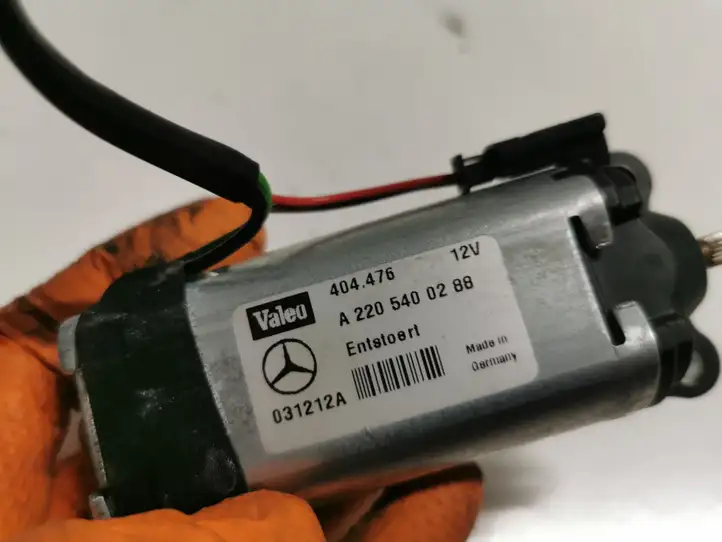 Mercedes-Benz E W211 (2002 - 2009) A2205400288 Электродвигатель регулировки рулевой колонки — фото 3
