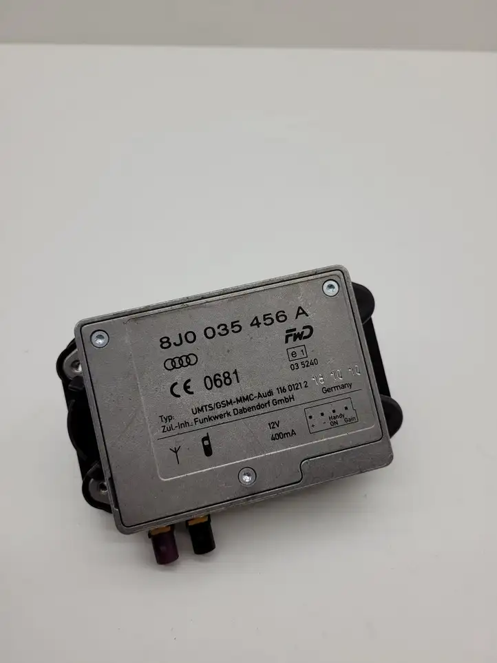 Audi A6 S6 C6 4F (2008 - 2011) 8J0035456A Усилитель антенны — фото 1