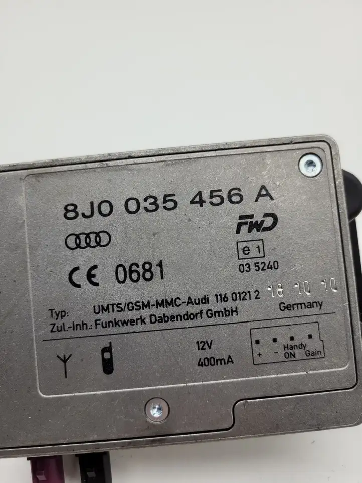 Audi A6 S6 C6 4F (2008 - 2011) 8J0035456A Усилитель антенны — фото 2
