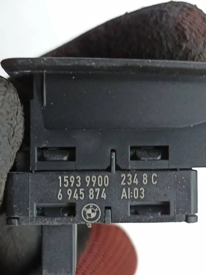 BMW 5 E60 E61 (2004 - 2010) 6945874 Кнопка стеклоподъемников — фото 3