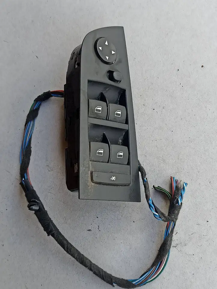BMW 3 E90 E91 (2005 - 2012) 9217335 Кнопка стеклоподъемников — фото 1