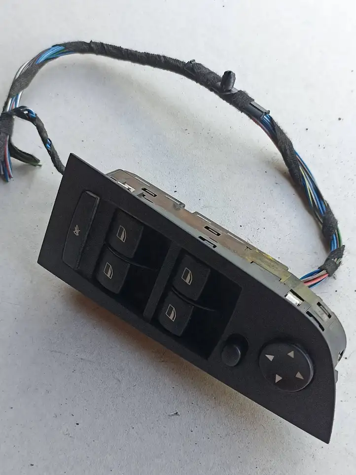 BMW 3 E90 E91 (2005 - 2012) 9217335 Кнопка стеклоподъемников — фото 2