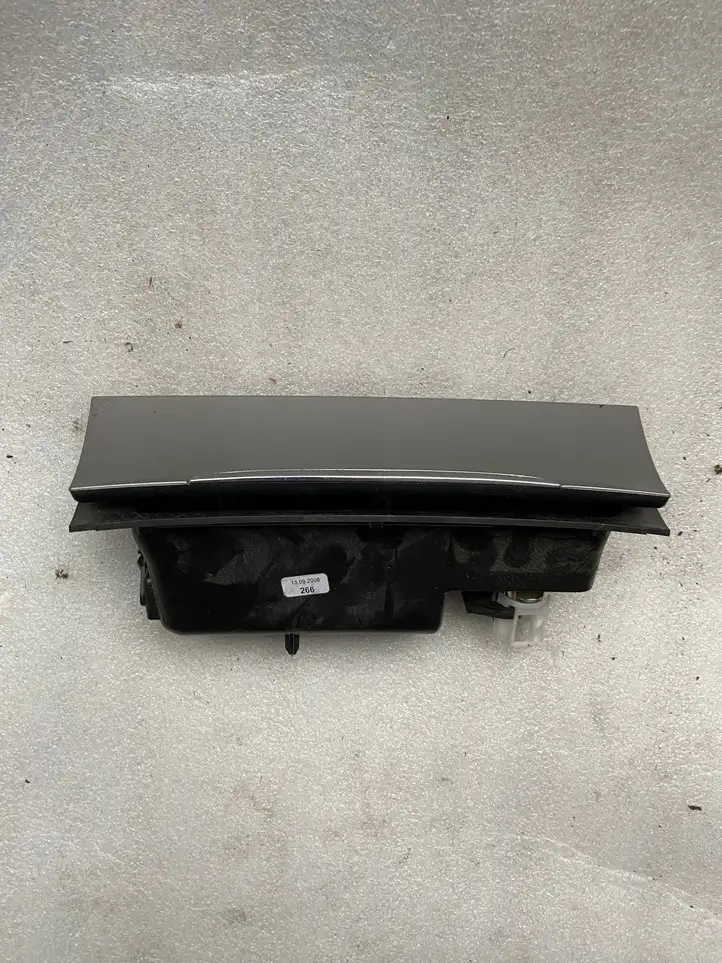 Volkswagen PASSAT B6 (2005 - 2010) 3C0863284 Передняя пепельница — фото 3