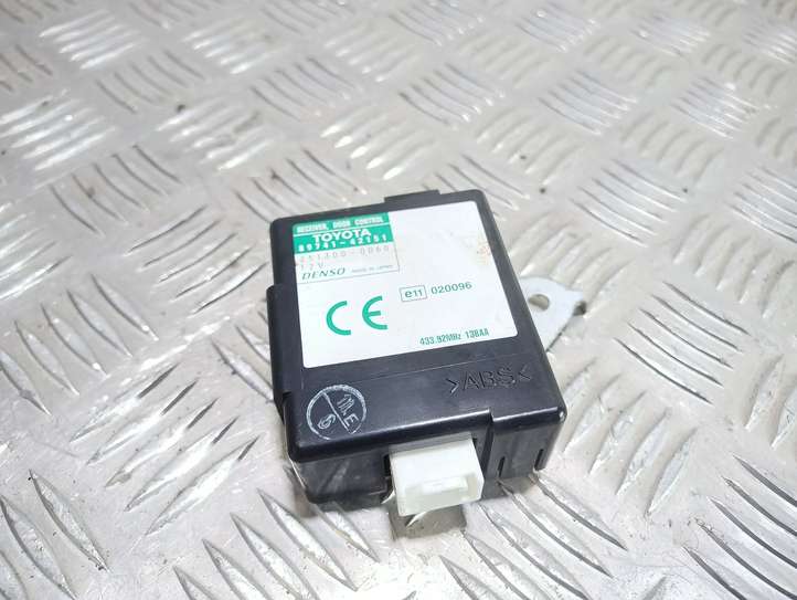 Toyota RAV 4 (XA20) (2000 - 2005)  8974142151 Блок управления дверью