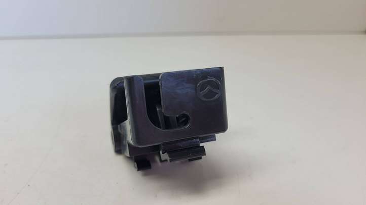 Mazda CX-7 (2006 - 2009)  K3203 Ручка капота