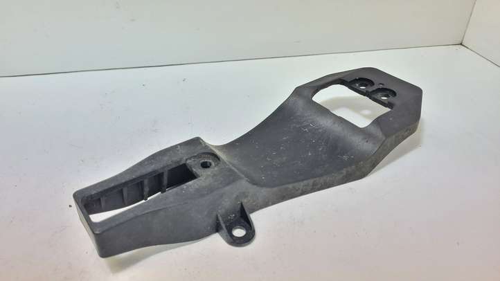 Mazda CX-7 (2006 - 2009)  EG2172412 Кронштейн