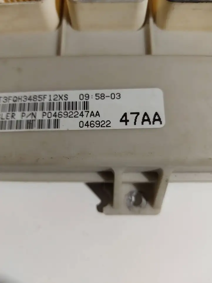 Chrysler Grand Voyager V (2007 - 2010) P04692247AA Модуль комфорта — фото 2