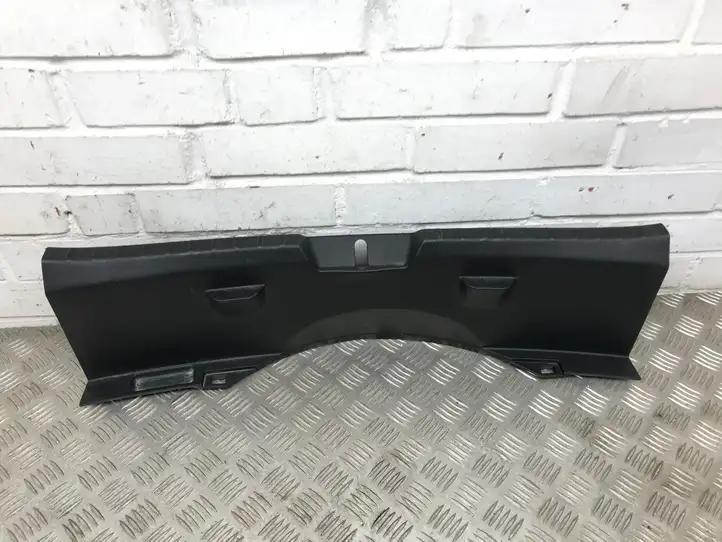 Toyota Yaris (2014 - 2019) 583870D090 Отделка порога багажника — фото 1